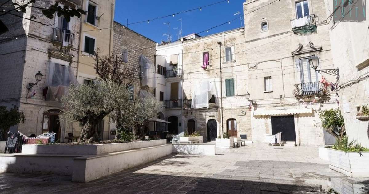 Quelle poche e ''ricavate'' piazze di Bari: l� dove si racconta la storia della citt�